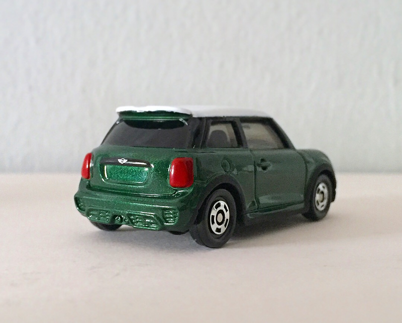 Illustration for article titled #37 Tomica MINI John Cooper Works ālimited releaseā